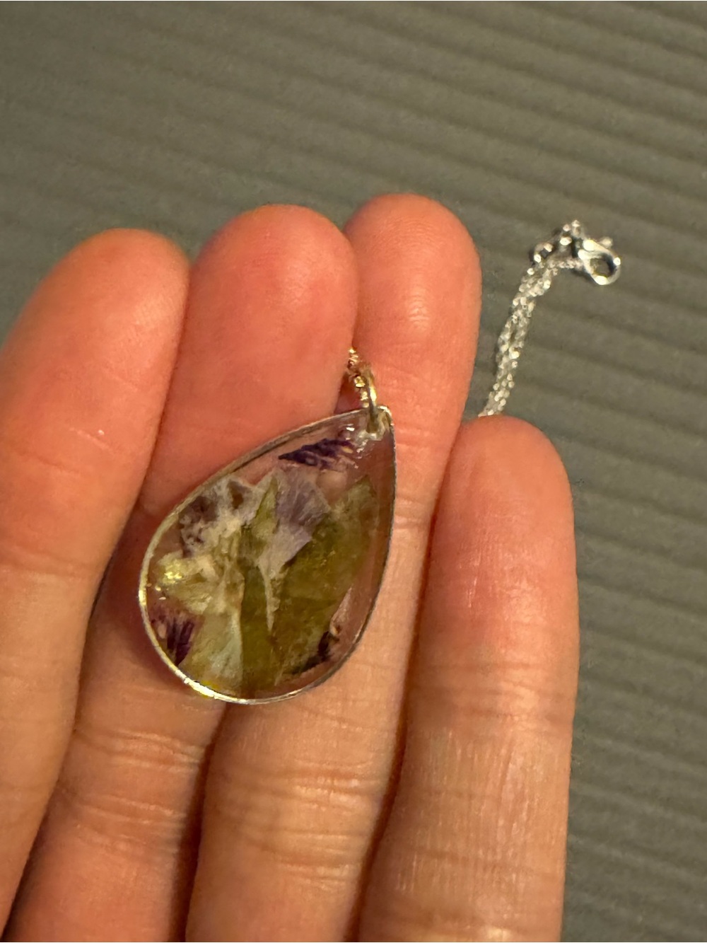 Teardrop Floral Resin Pendant Necklace - Purple & Green - Picture 4 of 6